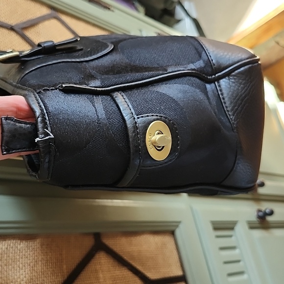 Black Coach Bag - Picture 5 of 9